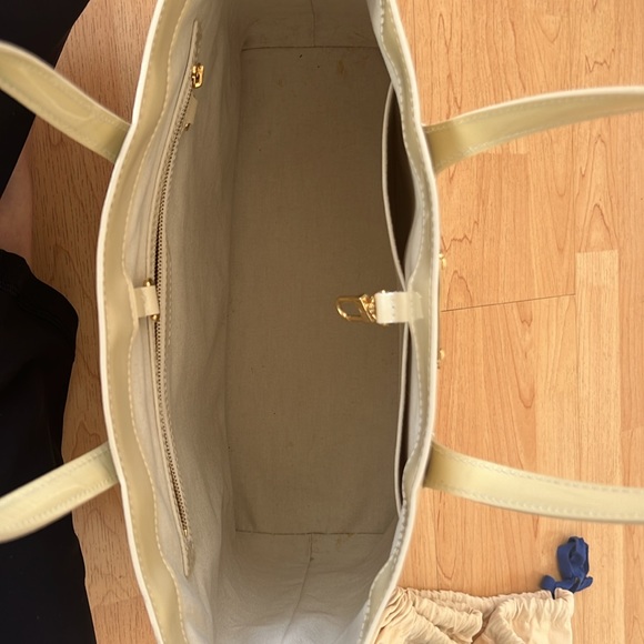 Louis Vuitton Monogram Vernis Wilshire GM Bag (SN4180) - Picture 5 of 7